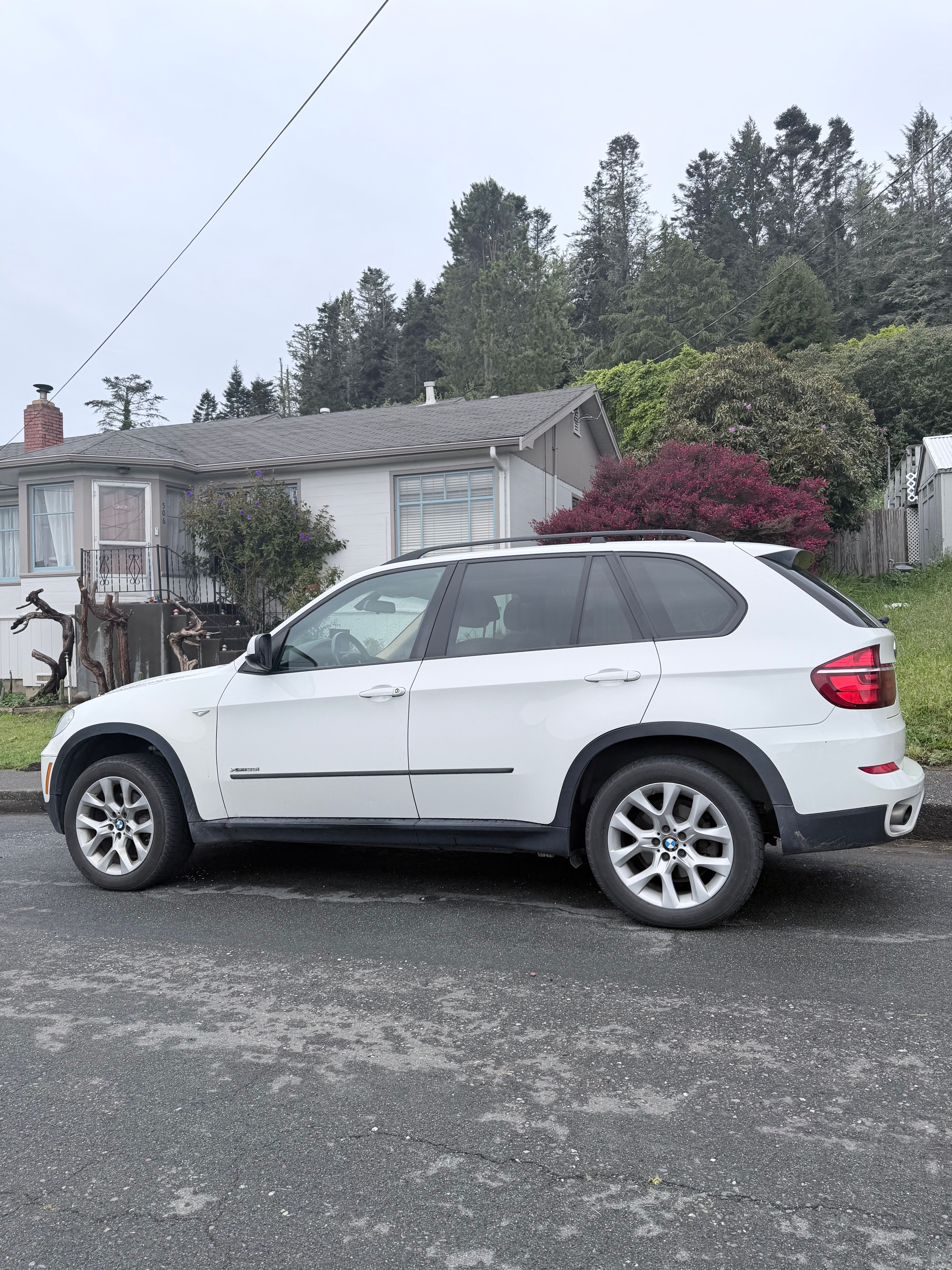 Used 2011 BMW X5 xDrive35i AWD/4WD image 2