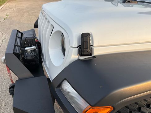 Used 2023 Jeep Wrangler Sport image 24