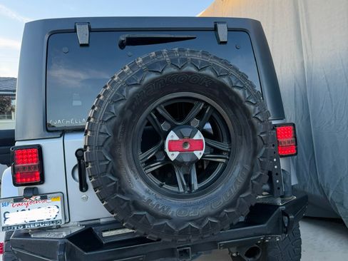 Used 2014 Jeep Wrangler Unlimited Sahara w/ Connectivity Group image 4