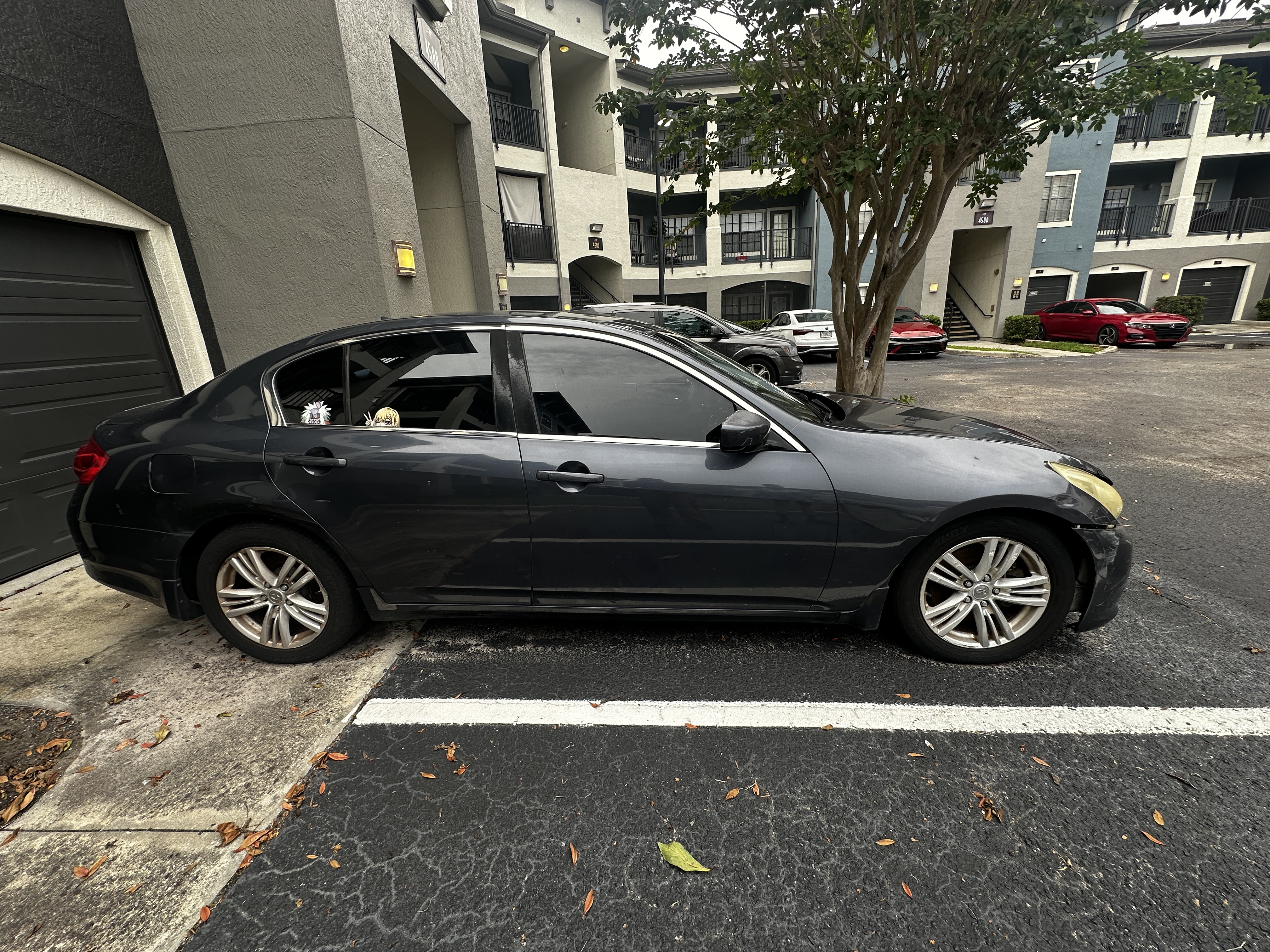 Used 2011 INFINITI G37 Journey RWD image 4