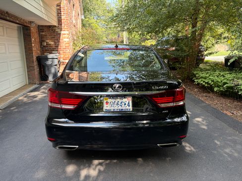 Used 2014 Lexus LS 460 AWD w/ Comfort Package image 2