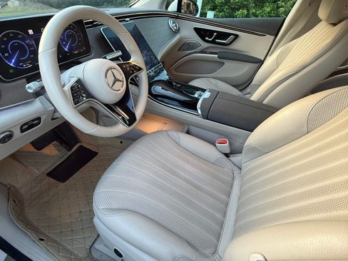 Used 2023 Mercedes-Benz EQS 450+ Sedan image 10