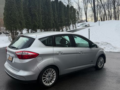 Used 2016 Ford C-MAX Energi SEL w/ Equipment Group 301A image 6