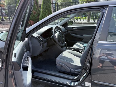 Used 2005 Honda Accord LX image 10