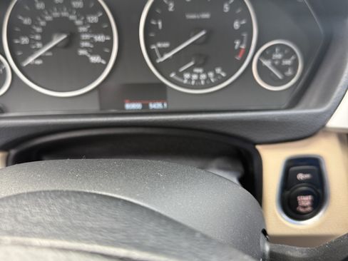 Used 2018 BMW 320i Sedan image 8