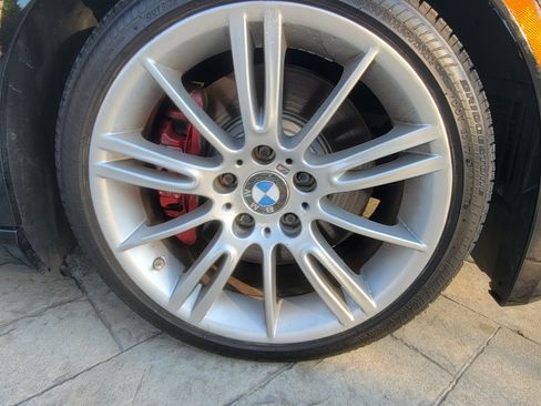 Used 2012 BMW 335i Convertible image 18