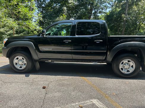 Used 2012 Toyota Tacoma PreRunner w/ Convenience Pkg RWD image 16
