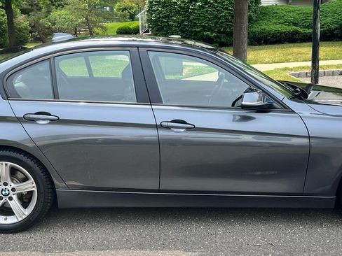 Used 2013 BMW 328i xDrive Sedan AWD/4WD image 2