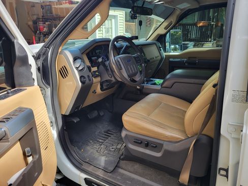 Used 2012 Ford F450 Lariat w/ Chrome Pkg image 13