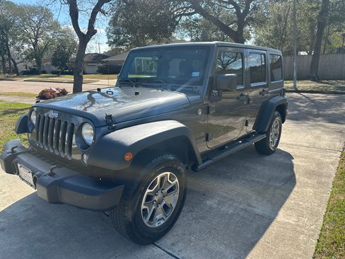 Used 2014 Jeep Wrangler Unlimited Sport w/ Quick Order Package 24S image 2