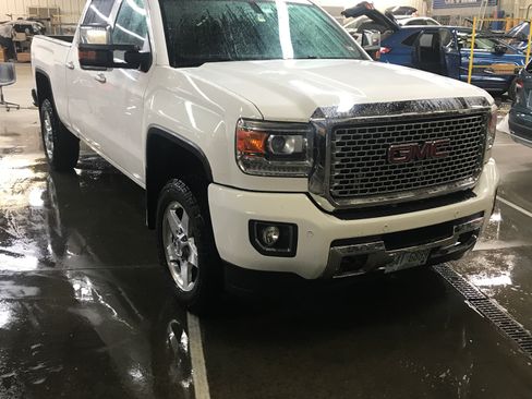 Used 2015 GMC Sierra 2500 Denali w/ Snow Plow Prep Package image 9