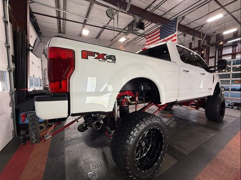 Used 2021 Ford F350 Platinum image 2