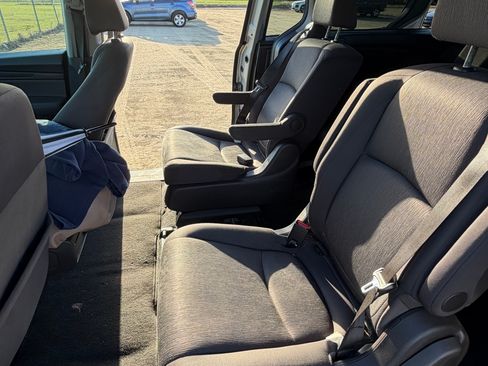 Used 2019 Honda Odyssey EX image 10