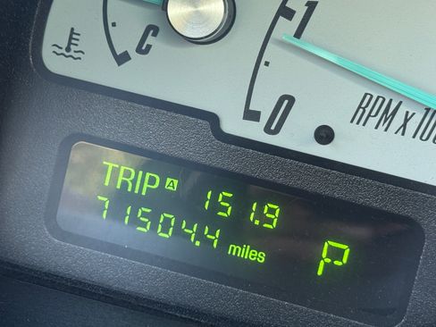 Used 2002 Ford Thunderbird image 19