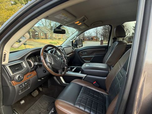 Used 2018 Nissan Titan Platinum Reserve w/ Platinum Utility Package image 8