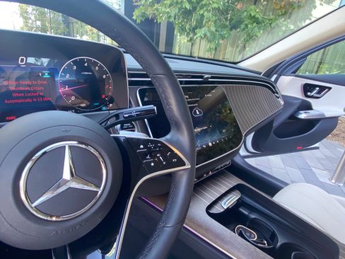 Used 2025 Mercedes-Benz E 350 Sedan image 22