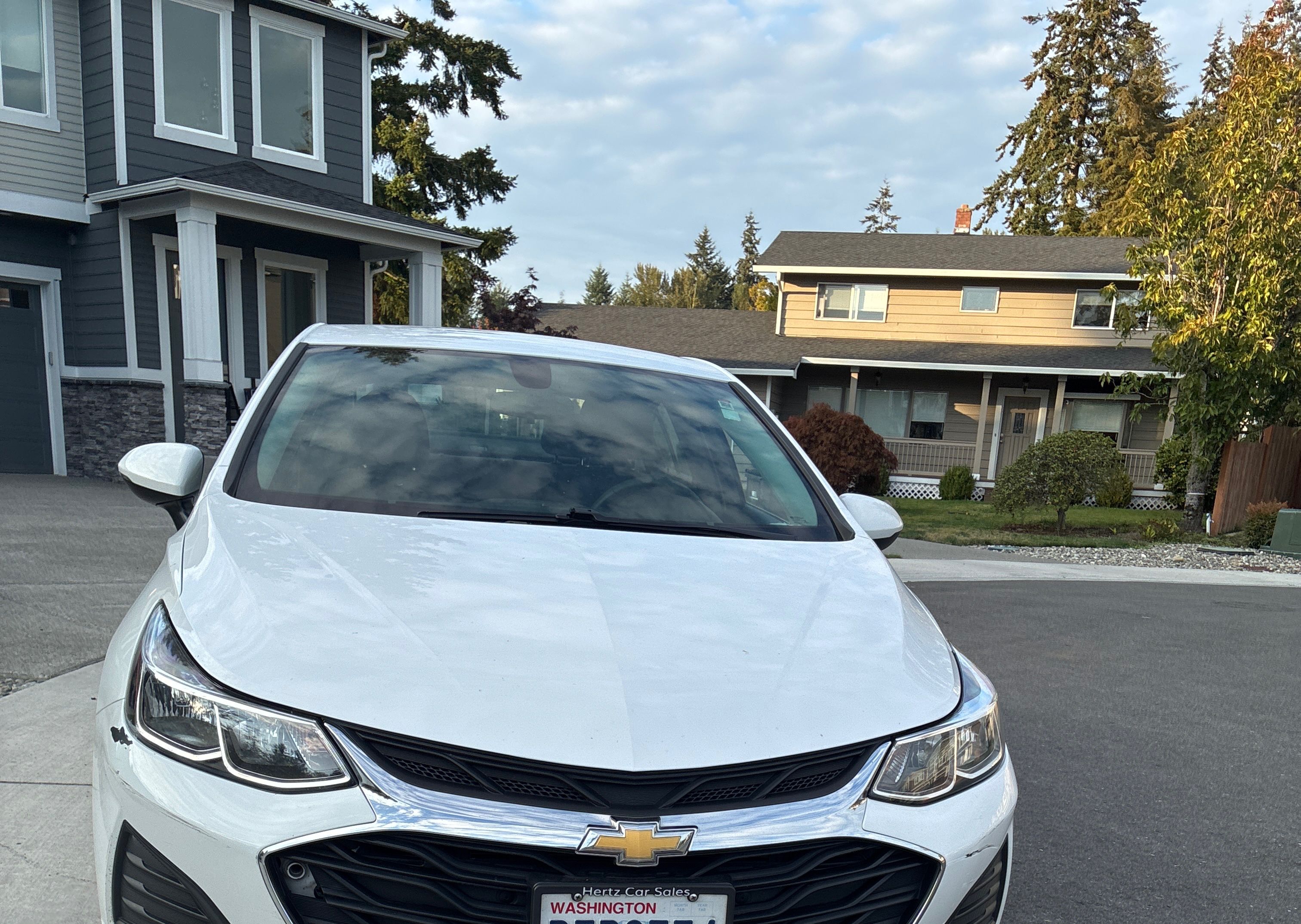 Used 2019 Chevrolet Cruze Sedan FWD image 1