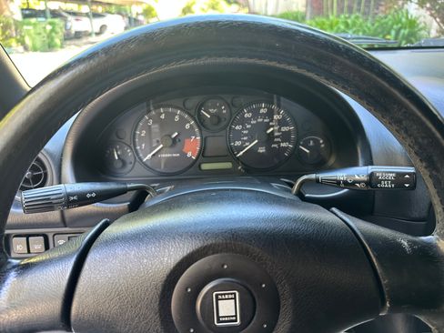 Used 1999 MAZDA MX-5 Miata RWD image 4
