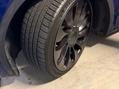 Used 2021 Tesla Model Y Performance image 19