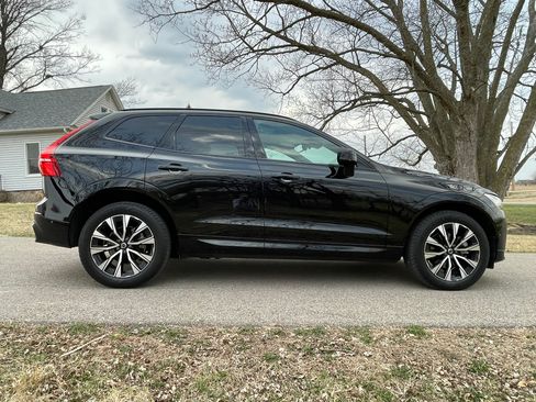 Used 2023 Volvo XC60 B5 Plus image 8