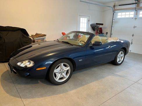 Used 1997 Jaguar XK8 Convertible image 1