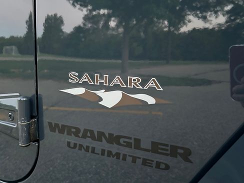 Used 2016 Jeep Wrangler Unlimited Sahara w/ Connectivity Group AWD/4WD image 1