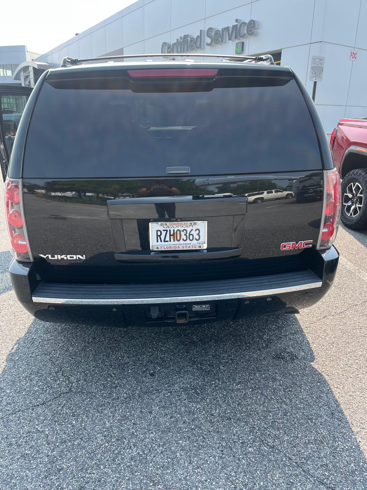 Used 2013 GMC Yukon Denali RWD image 4