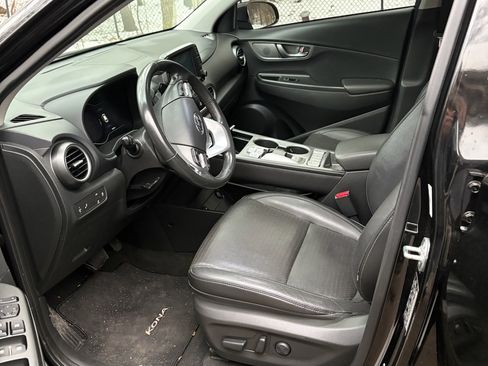 Used 2021 Hyundai Kona Limited image 11