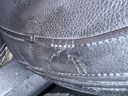 Used 2013 Volkswagen Touareg Sport image 18