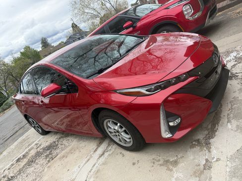 Used 2018 Toyota Prius Prime Advanced FWD image 4