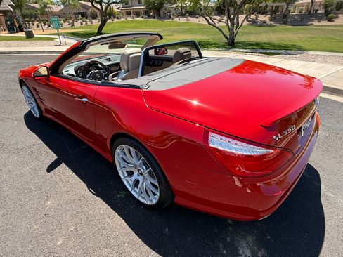 Used 2013 Mercedes-Benz SL 550 image 16