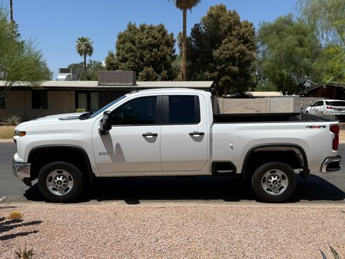 Used 2024 Chevrolet Silverado 2500 W/T w/ WT Convenience Package AWD/4WD image 12