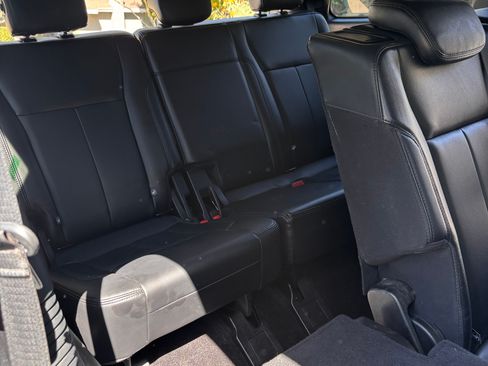 Used 2019 Ford Expedition XLT w/ Equipment Group 202A RWD image 15