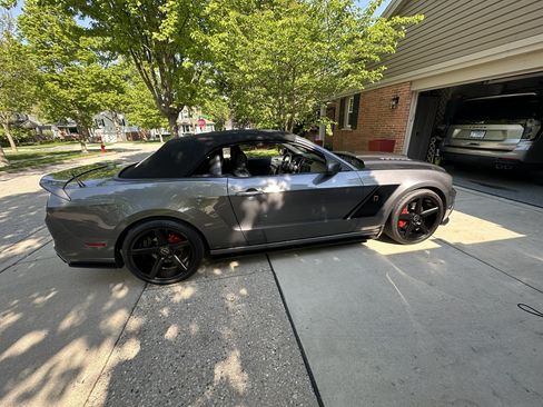 Used 2013 Ford Mustang GT Premium RWD image 19