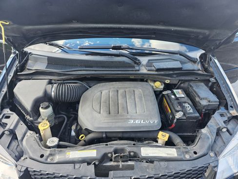 Used 2012 Dodge Grand Caravan R/T w/ Driver Convenience Group image 25