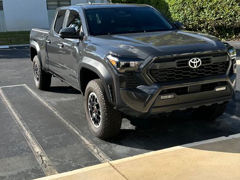 Used 2025 Toyota Tacoma TRD Off-Road image 2