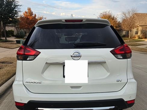 Used 2019 Nissan Rogue SV image 18