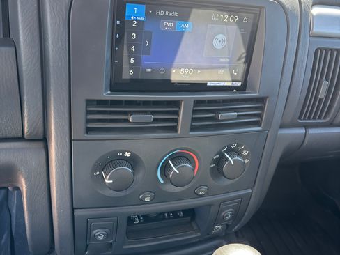 Used 2003 Jeep Grand Cherokee Laredo image 9