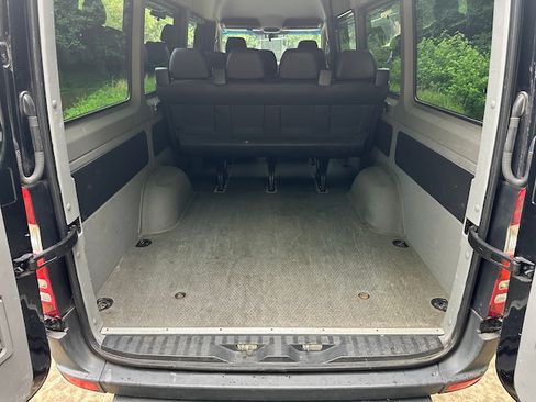 Used 2016 Mercedes-Benz Sprinter 2500 image 17