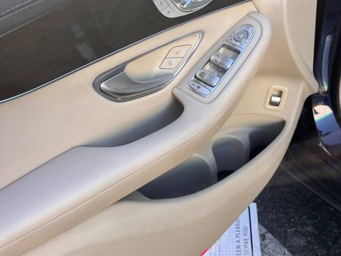 Used 2017 Mercedes-Benz GLC 300 image 19