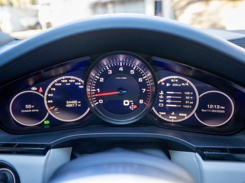 Used 2019 Porsche Cayenne S image 11