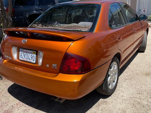 Used 2006 Nissan Sentra SE-R w/ (J01) Sunroof Pkg image 2