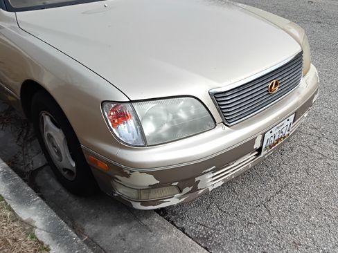 Used 2000 Lexus LS 400 image 10