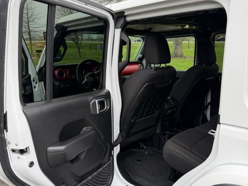 Used 2022 Jeep Wrangler Unlimited Rubicon image 22