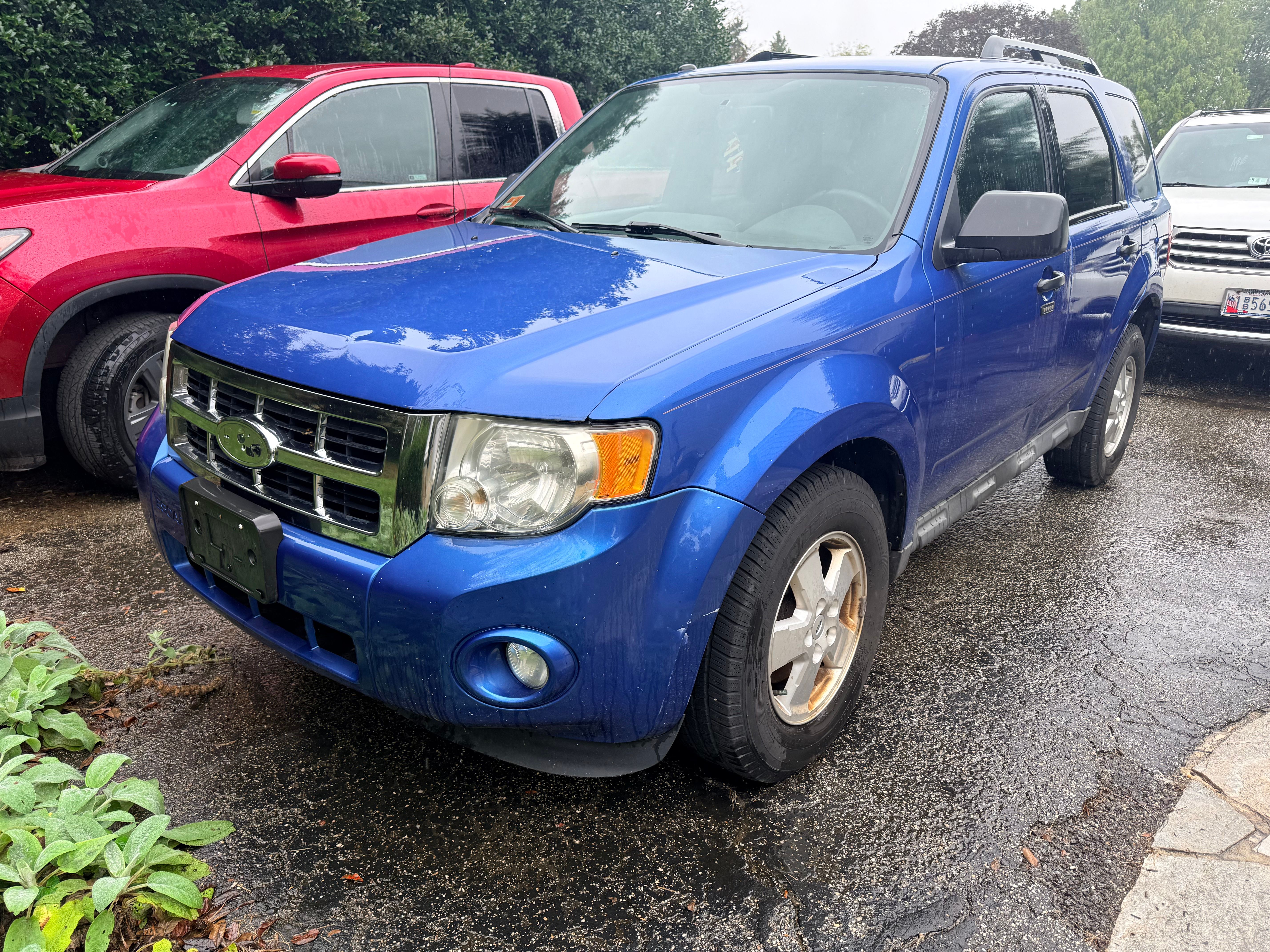 Used 2011 Ford Escape XLT FWD image 1
