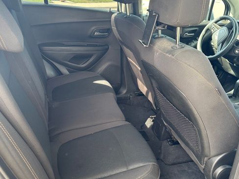 Used 2018 Chevrolet Trax LS image 8
