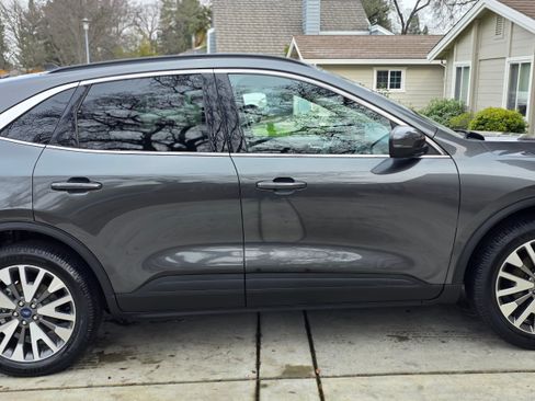 Used 2020 Ford Escape Titanium w/ Titanium Premium Package 2.0 image 8