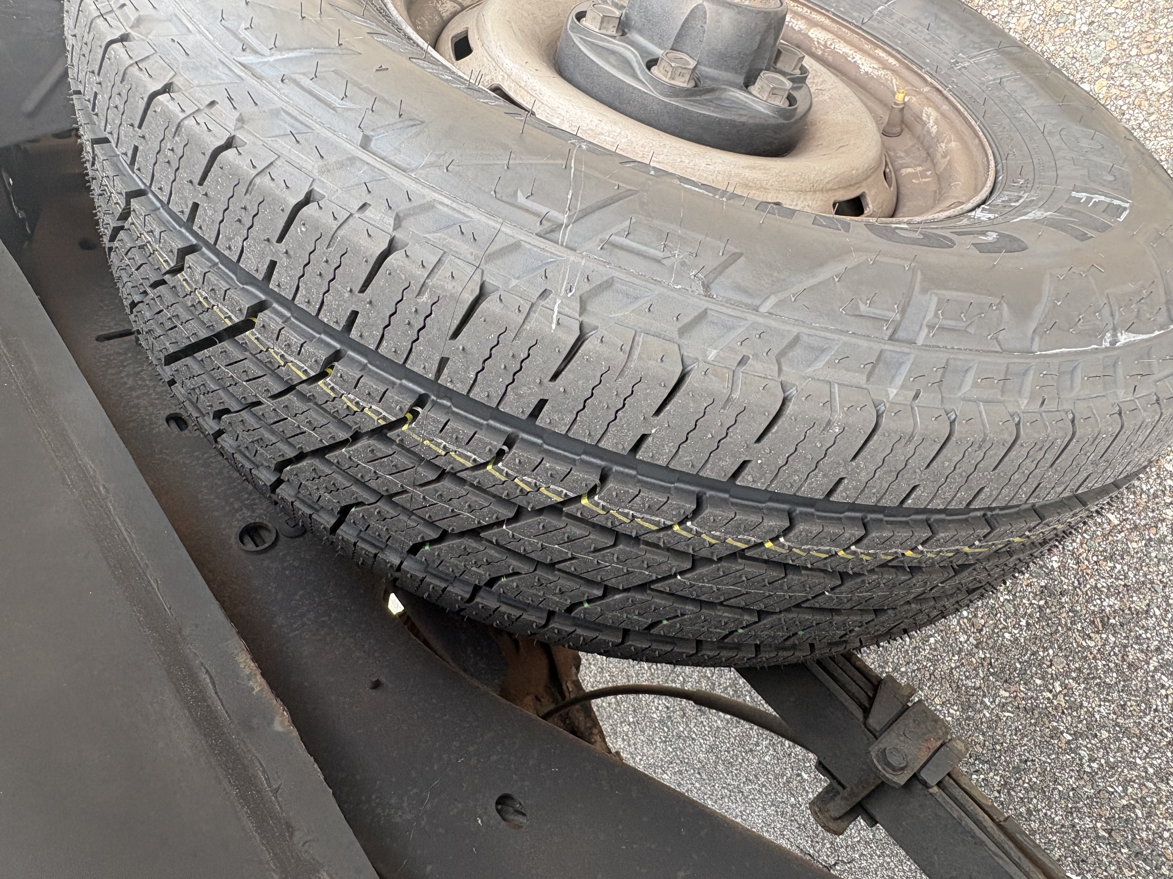 Used 1997 Chevrolet Tahoe 4WD 2-Door w/ Skid Plate Pkg image 15