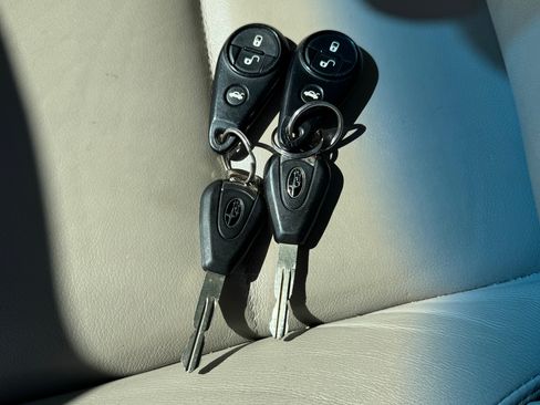 Used 2006 Subaru Outback 2.5i Limited image 16