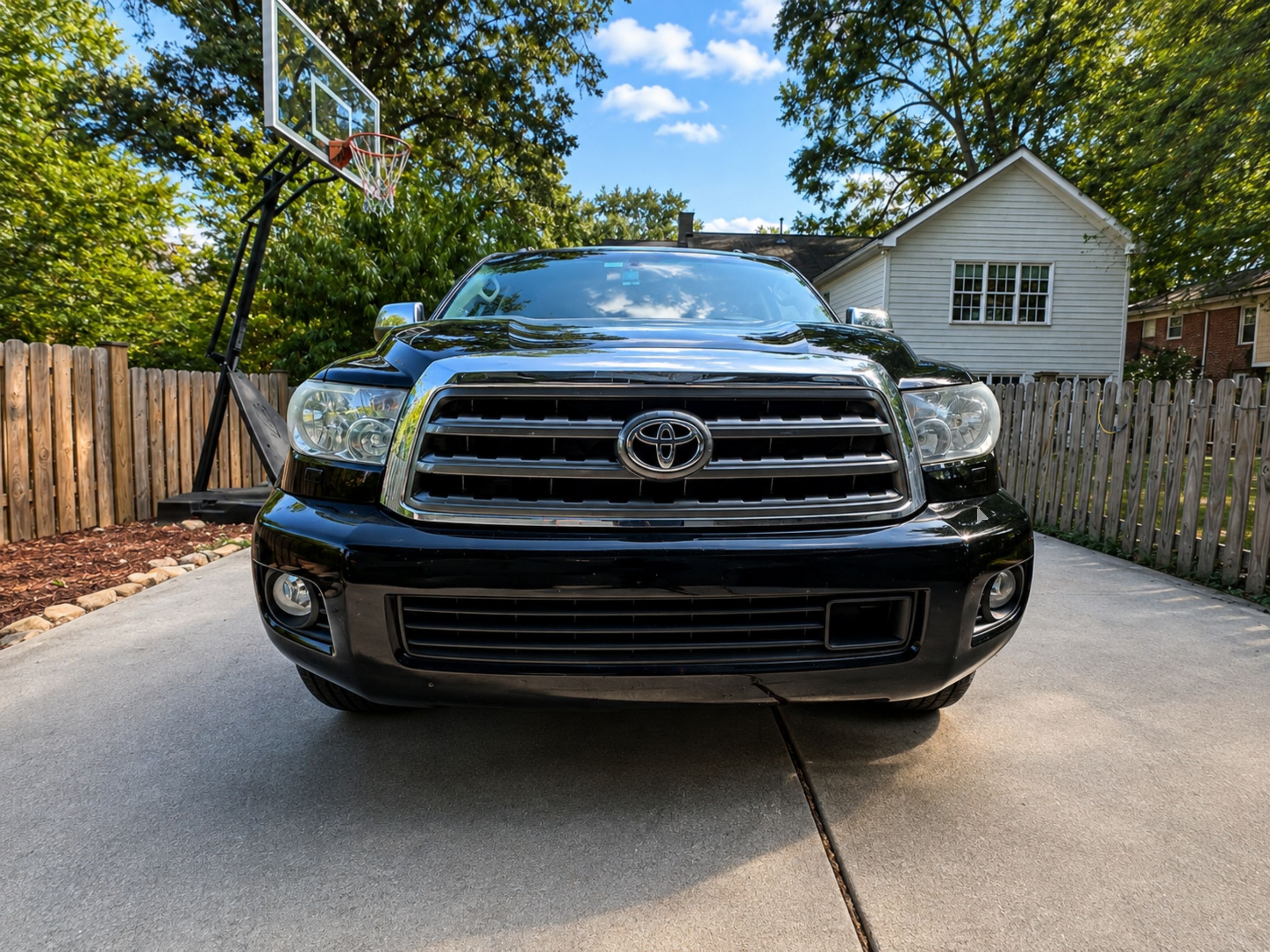 Used 2017 Toyota Sequoia Platinum AWD/4WD image 1
